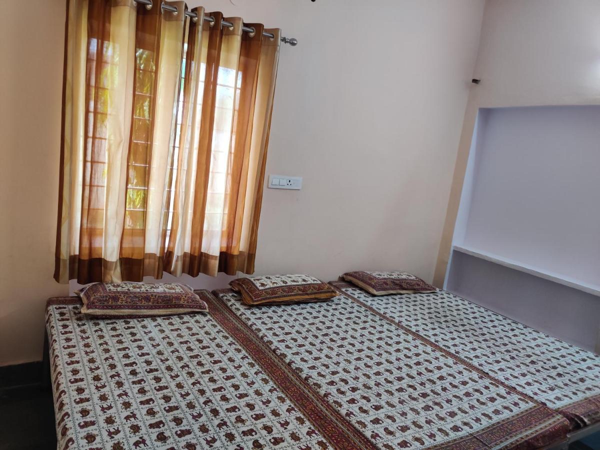 Saket Guest House جايبور الغرفة الصورة